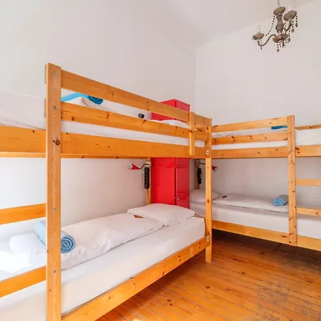 Chillout Hostel *